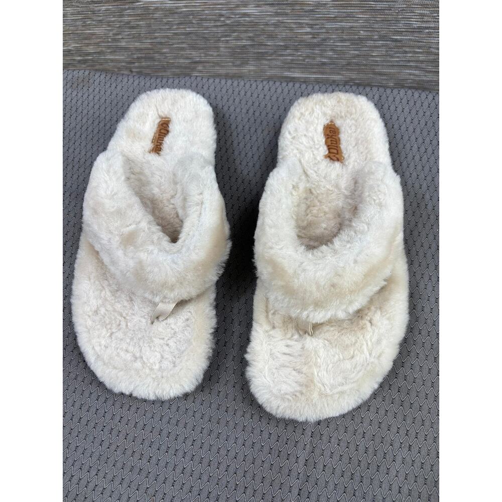 OluKai Slippers Shoes Womens Size 8 White Fuzzy Thong Faux Fur Lined Cozy - Picture 2 of 8